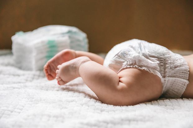 pampers dla doroslych a alarm o kupie